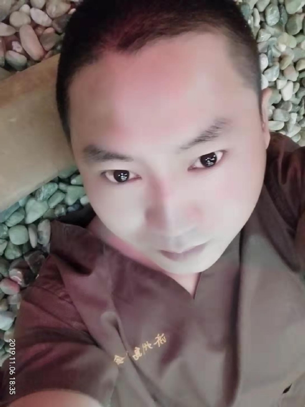红枫叶的第一张照片--宁德相亲服务中心