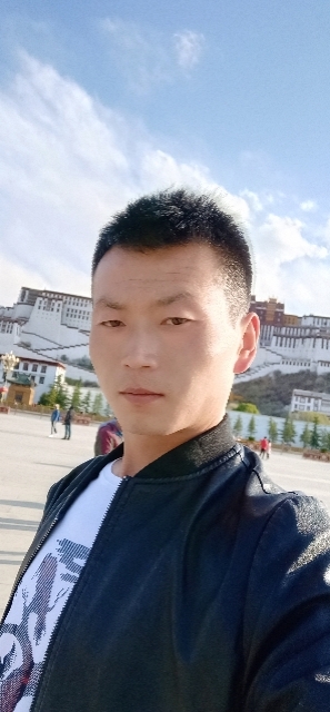 阳光下的小草的第一张照片--宁德相亲服务中心