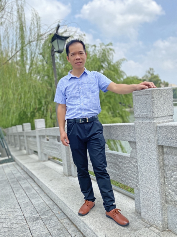 奇峰向阳的第一张照片--宁德相亲服务中心