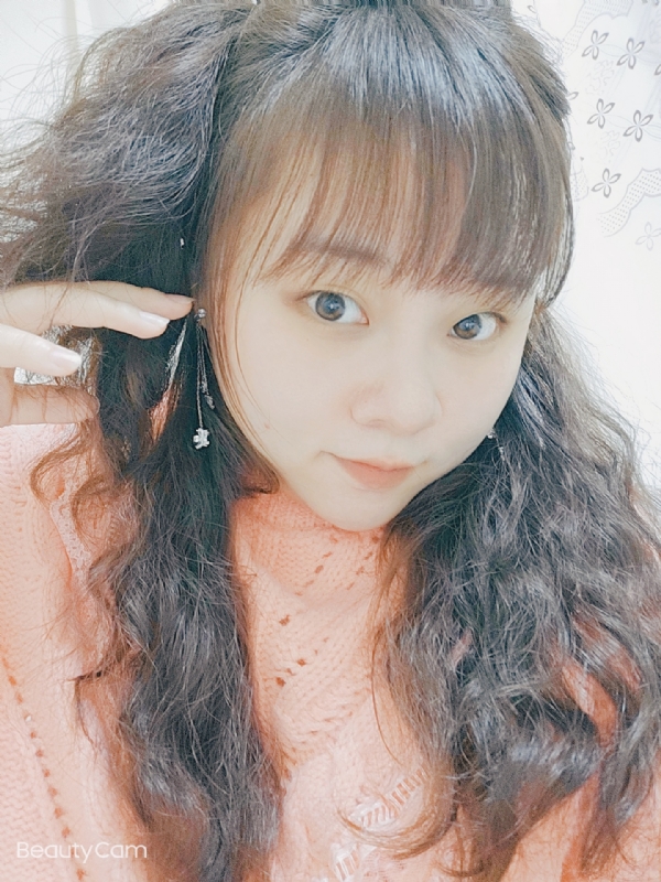 艾薇儿的第一张照片--宁德相亲服务中心