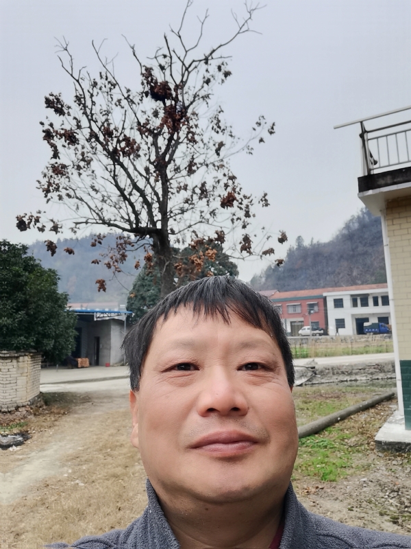 苏众青春冲浪的第一张照片--宁德相亲服务中心