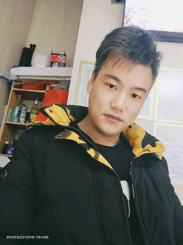 孤酒枕愁眼眠的第一张照片--宁德相亲服务中心