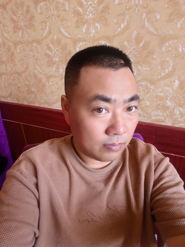 擦亮眼睛向前看的第一张照片--宁德相亲服务中心